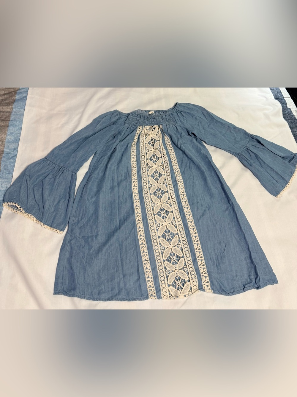 Hint of mint Blue Vintage style Smocked Neck Dress Lace Panel Women’s size M